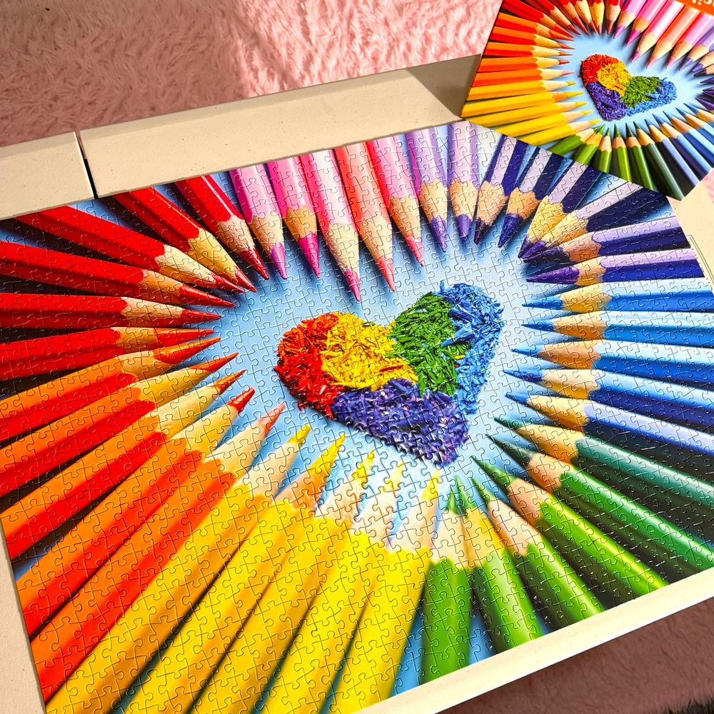 🔴🟠🟡🟢🔵🟣 ✏️ Colorful fun 1000 piece puzzle! Used once, excellent condition.